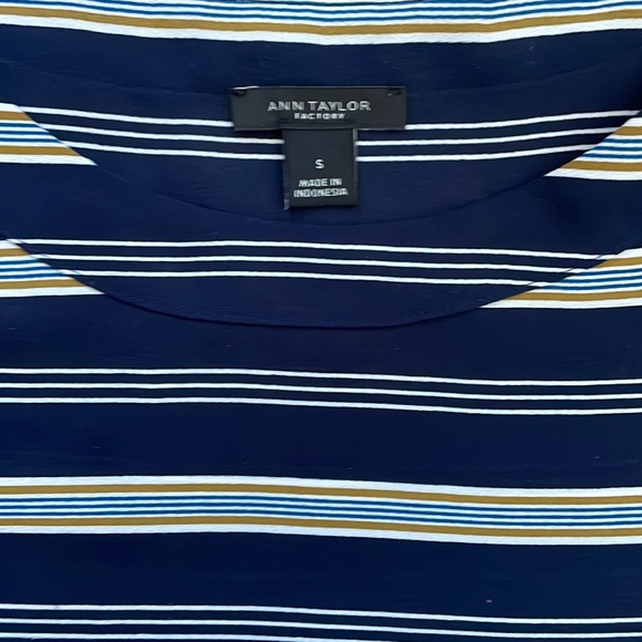 Ann Taylor Sheer Blue Stripes Top Size Small - Picture 3 of 5